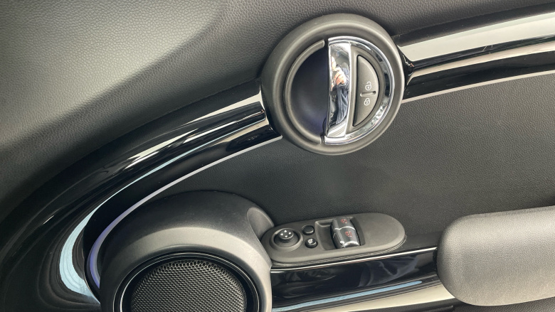 MINI Hatchback 135kW Cooper S Level 2 33kWh 3dr Auto Electric Hatchback